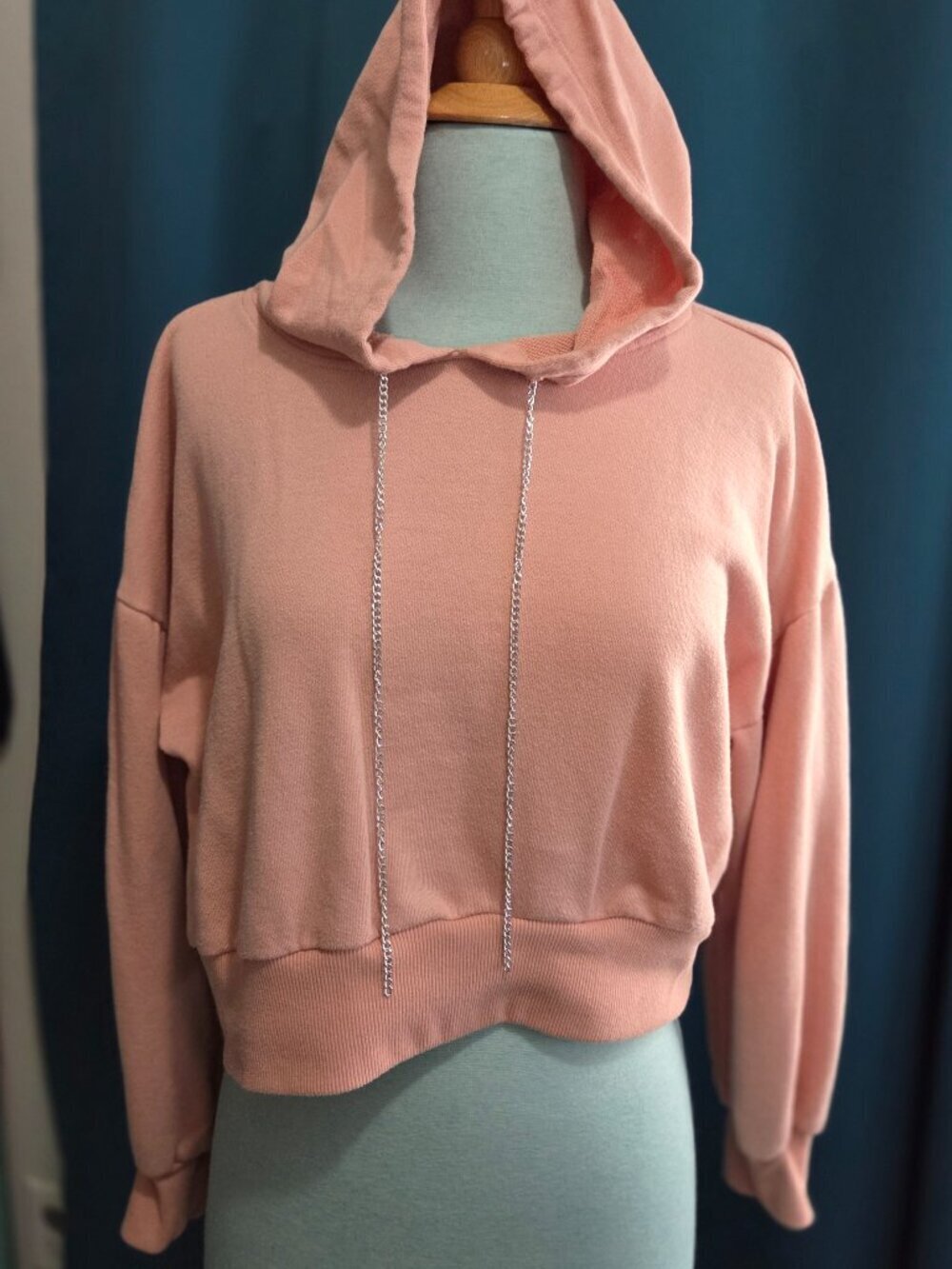 Pink Cropped Chain Hoodie | Edgy Streetwear Essential XL